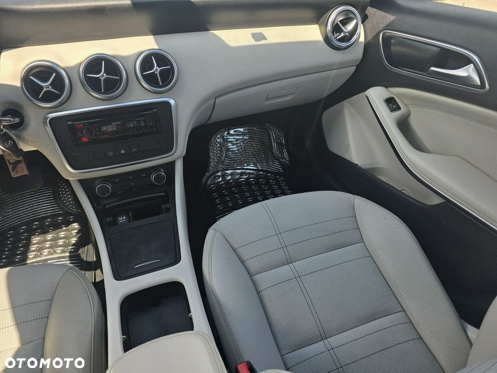 Mercedes-Benz Klasa A 180 CDI (BlueEFFICIENCY) 7G-DCT - 15