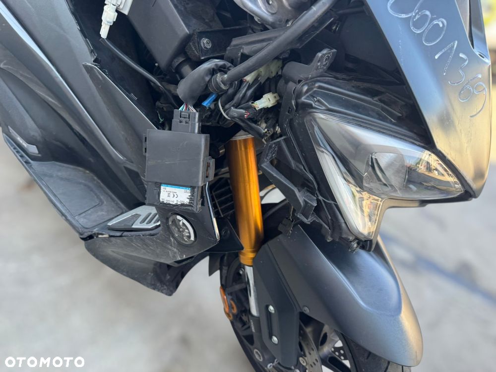 Yamaha Tmax - 17