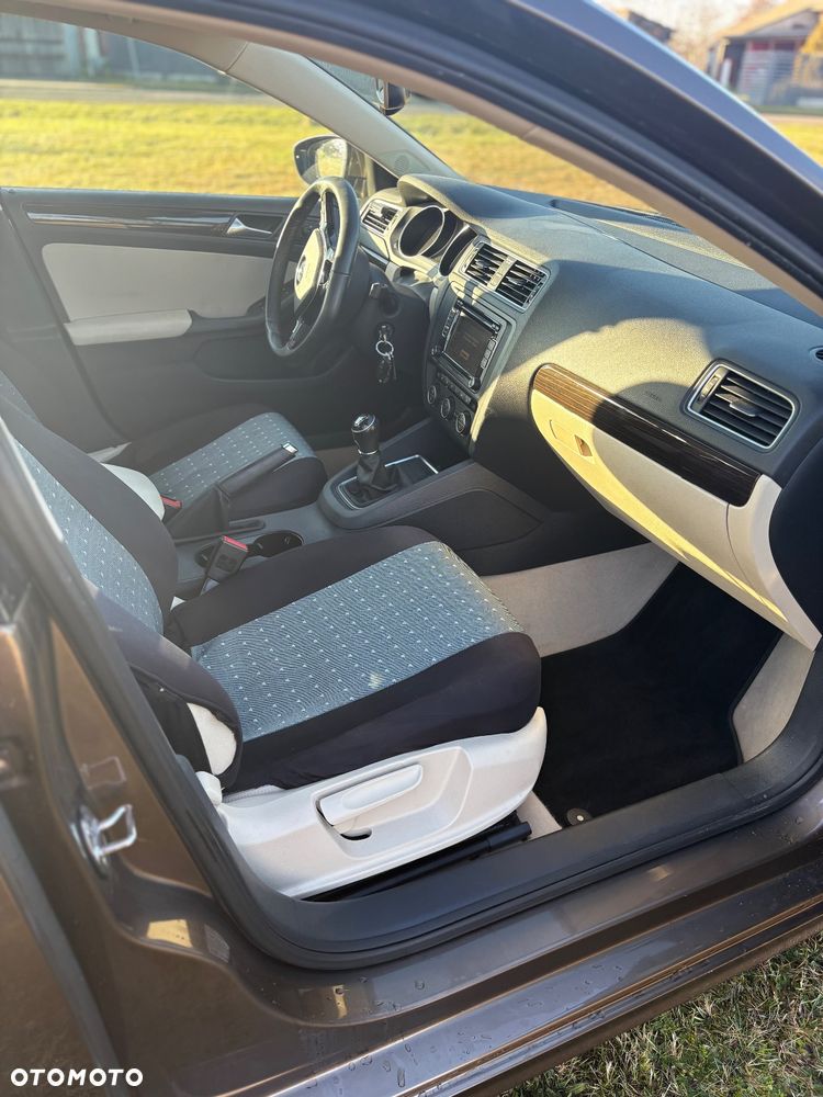 Volkswagen Jetta 1.4 TSI BlueMotion Technology - 11