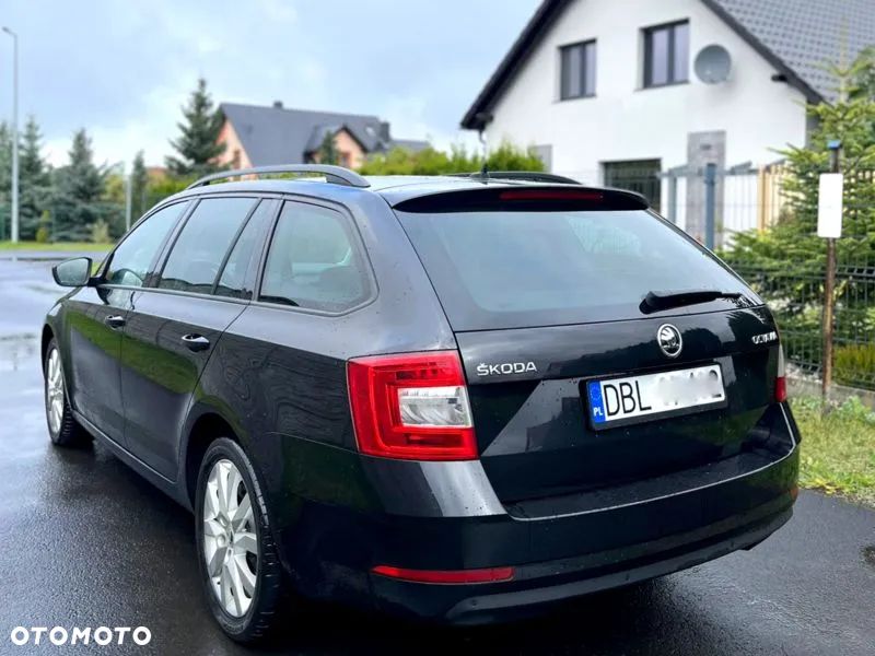 Skoda Octavia 2.0 TDI Elegance DSG - 2