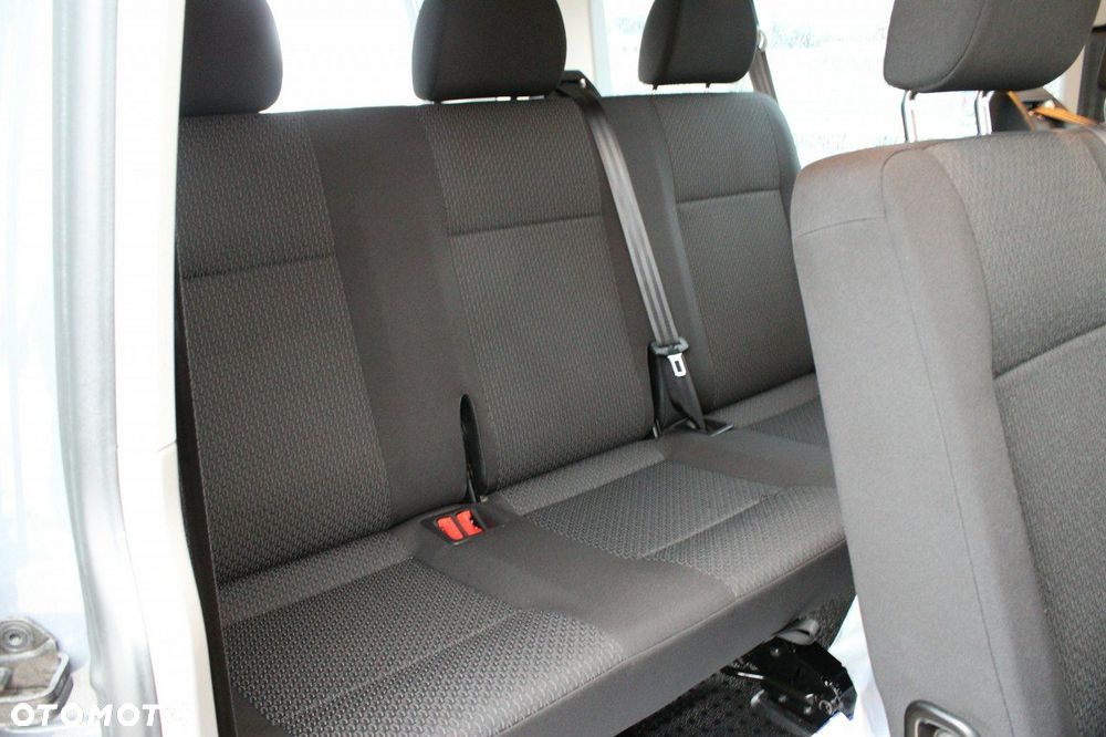 Volkswagen Caravelle - 23