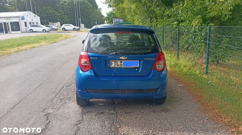 Chevrolet Aveo - 4