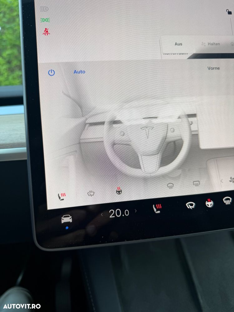 Tesla Model Y Long Range Dual Motor AWD - 26