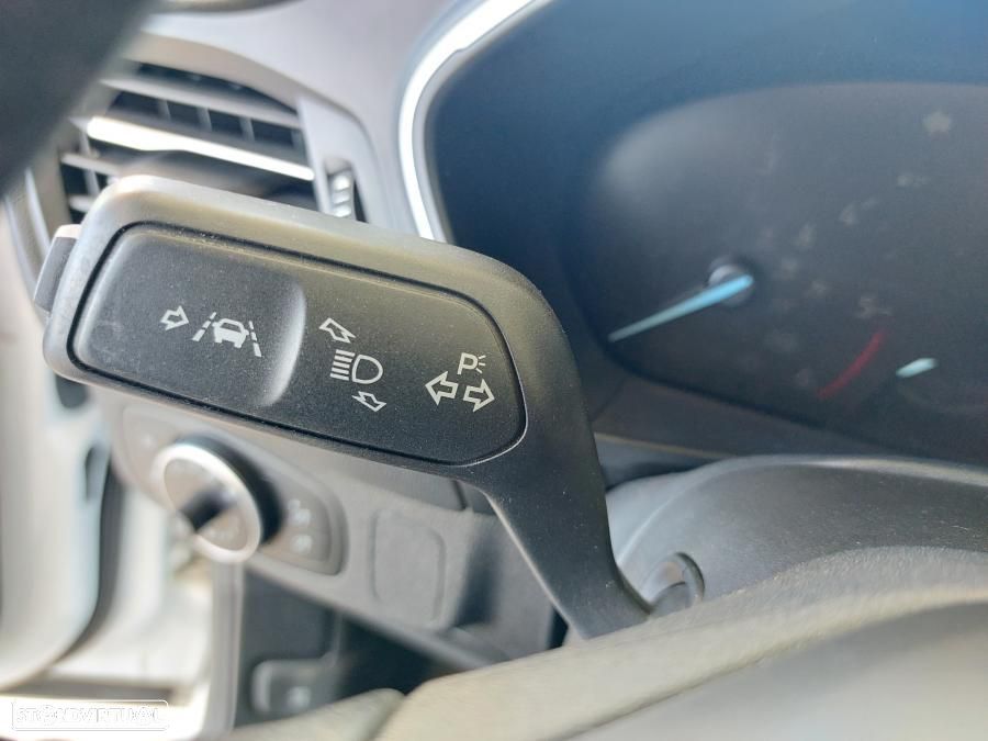 Ford Focus SW 1.0 EcoBoost Business - 19