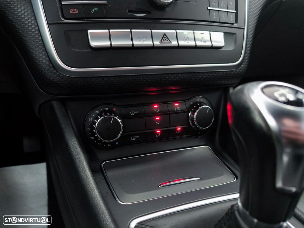 Mercedes-Benz A 180 d AMG Line - 16