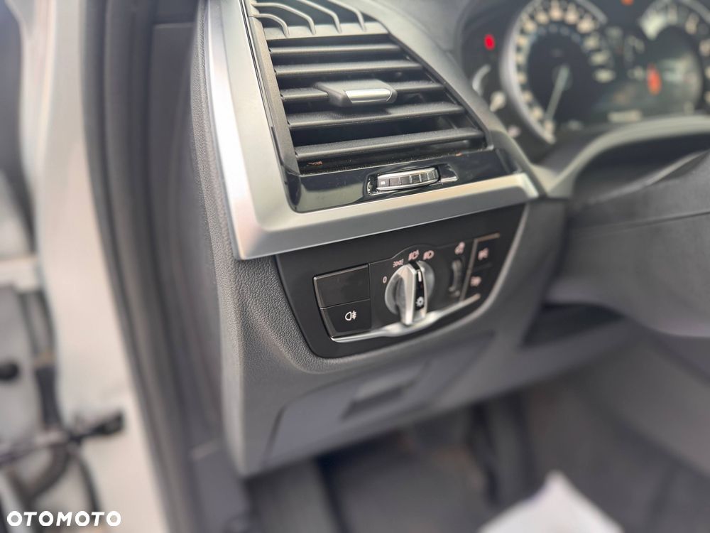 BMW X3 xDrive20i sport - 26