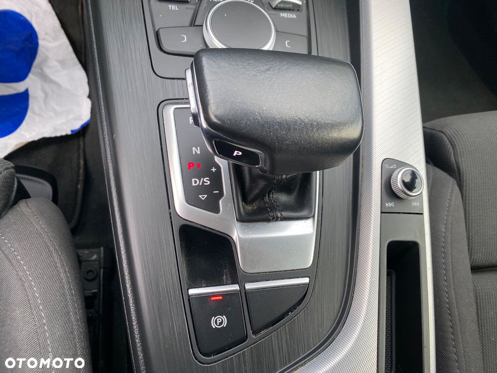 Audi A4 Avant 40 TDI quattro S tronic S line - 22