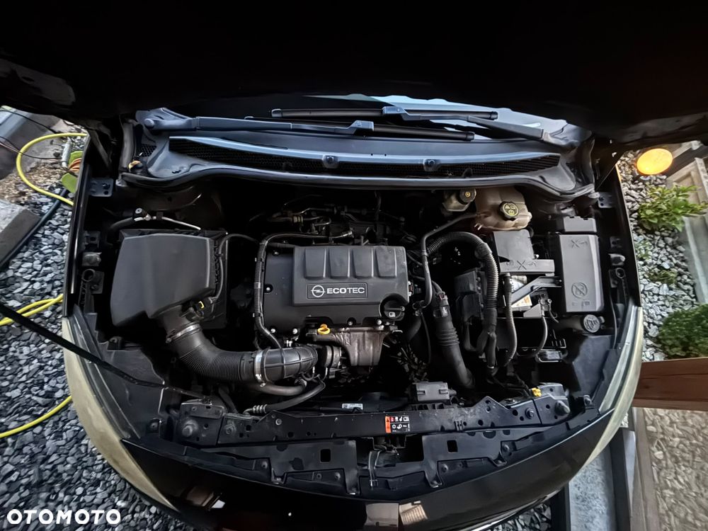 Opel Astra 1.4 Turbo - 15