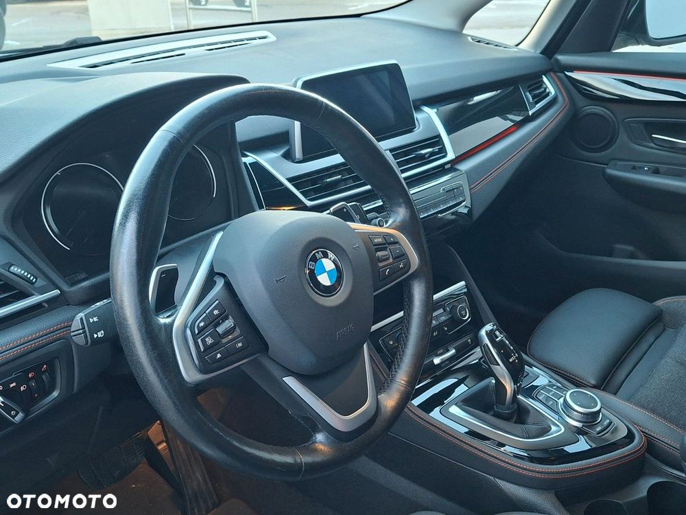BMW Seria 2 218d Sport Line sport - 9