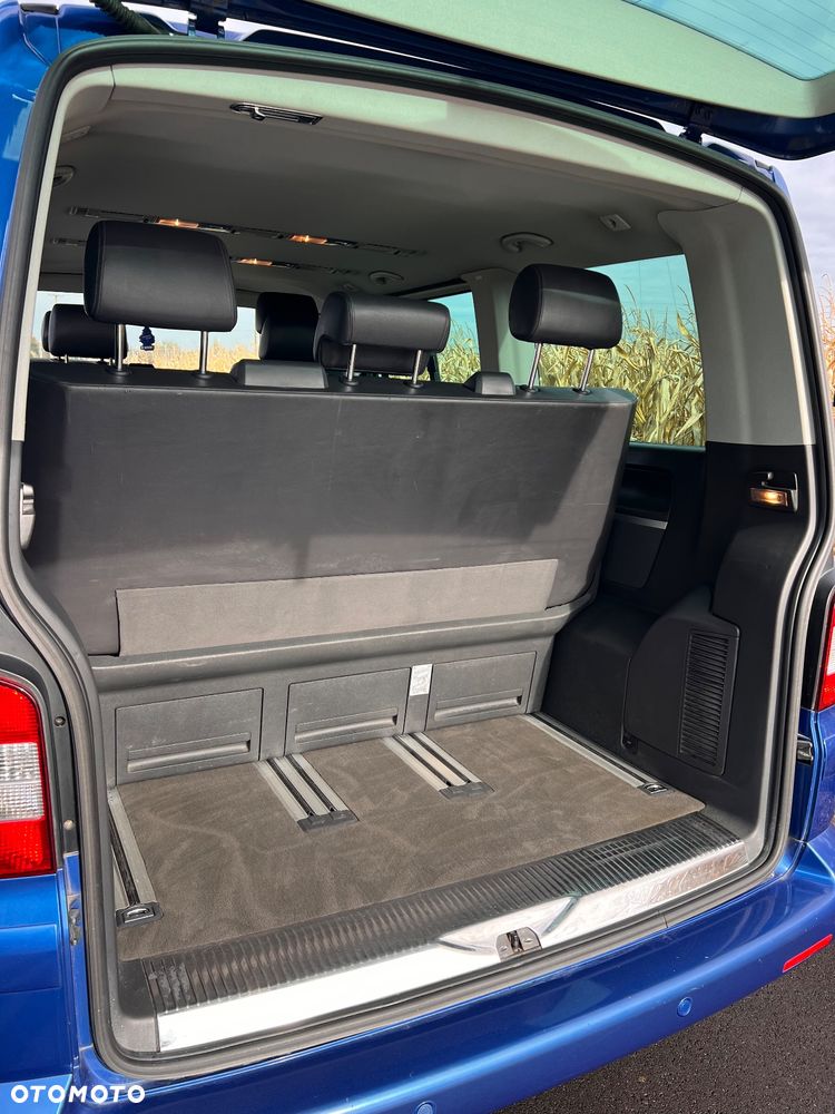 Volkswagen Multivan - 23