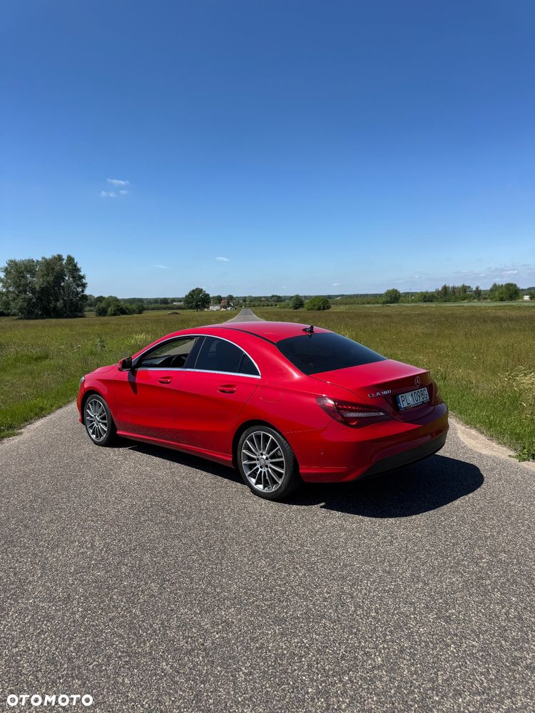 Mercedes-Benz CLA 180 7G-DCT - 19