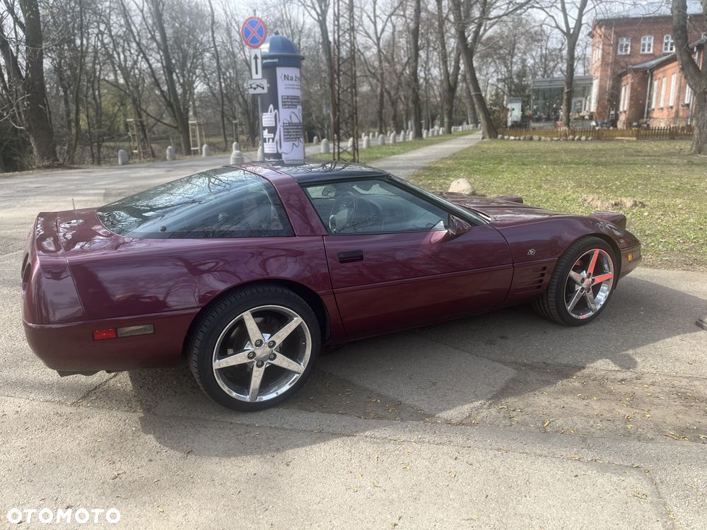 Chevrolet Corvette - 2