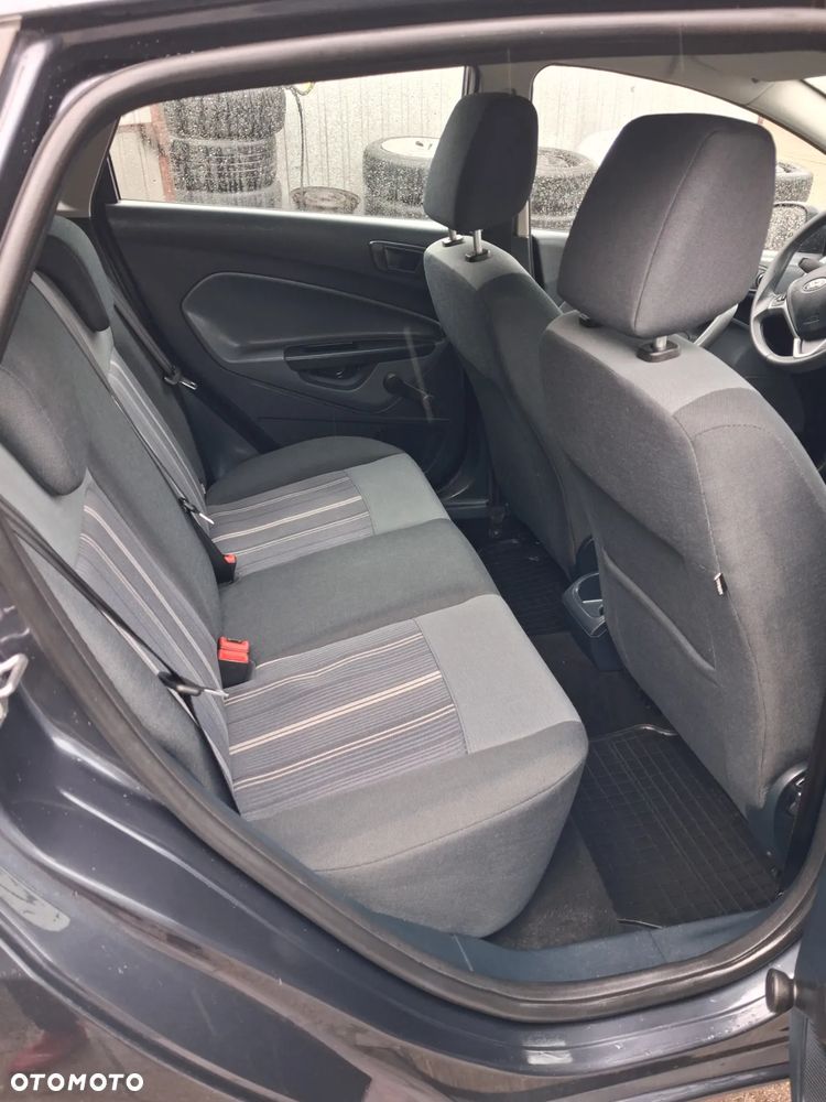 Ford Fiesta - 17