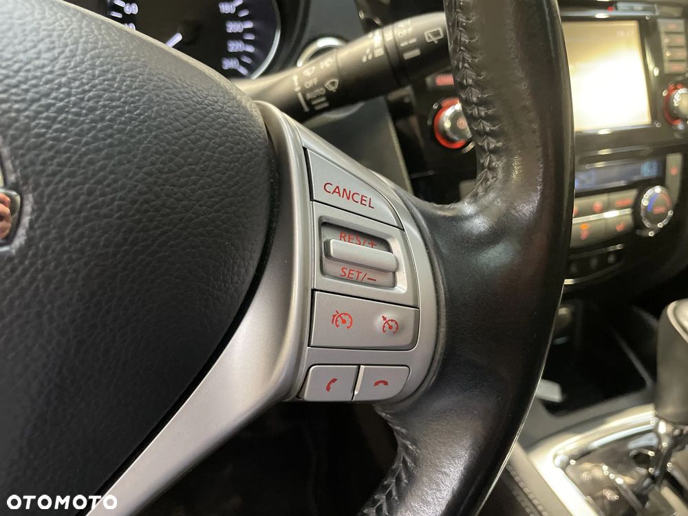 Nissan Qashqai 1.2 DIG-T Tekna Xtronic EU6 - 24