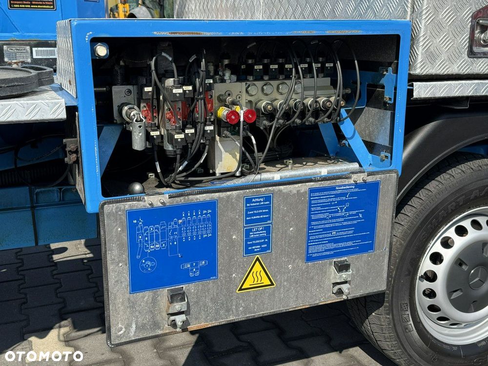 Mercedes-Benz Sprinter - 14