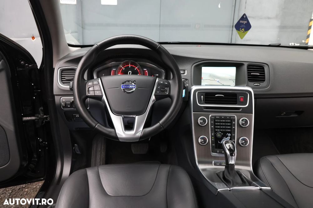 Volvo V60 D6 Twin Engine Geartronic RDesign - 6