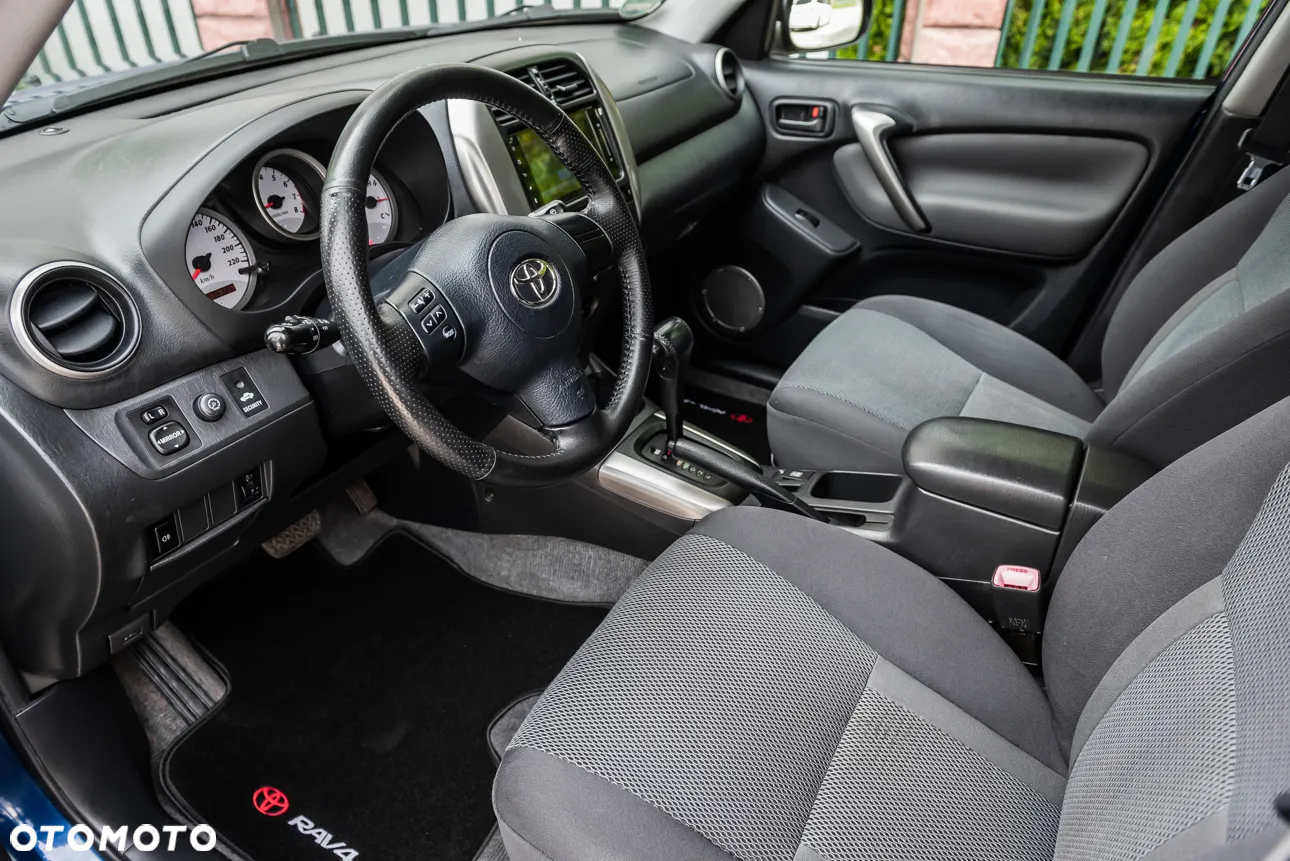 Toyota RAV4 - 12
