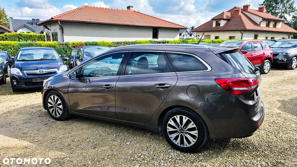 Kia Ceed 1.6 GDI ISG SW Platinum Edition - 20