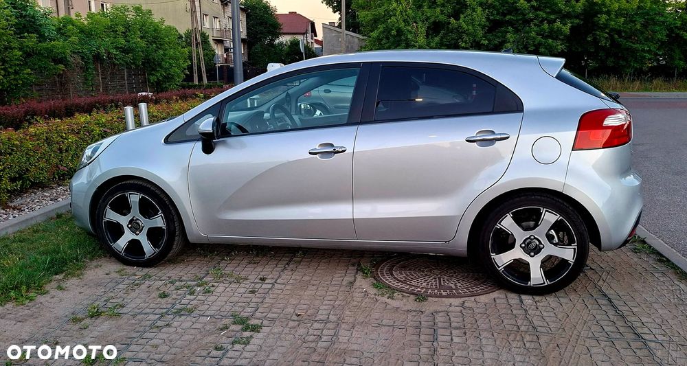 Kia Rio 1.2 XL - 24