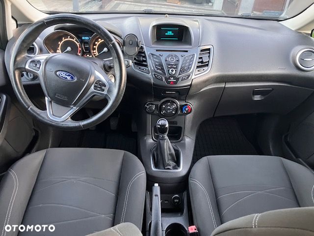 Ford Fiesta - 10