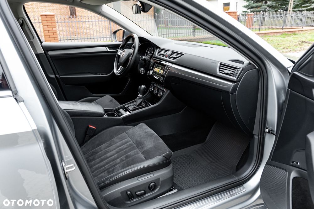 Skoda Superb 2.0 TDI DSG Ambition - 24
