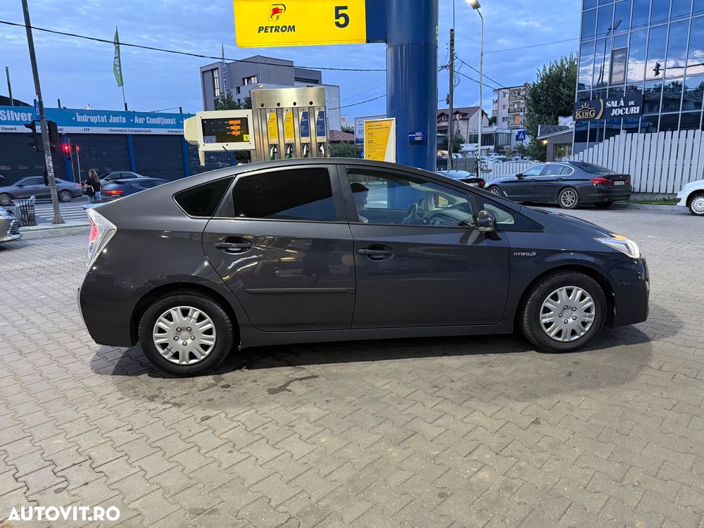 Toyota Prius - 8