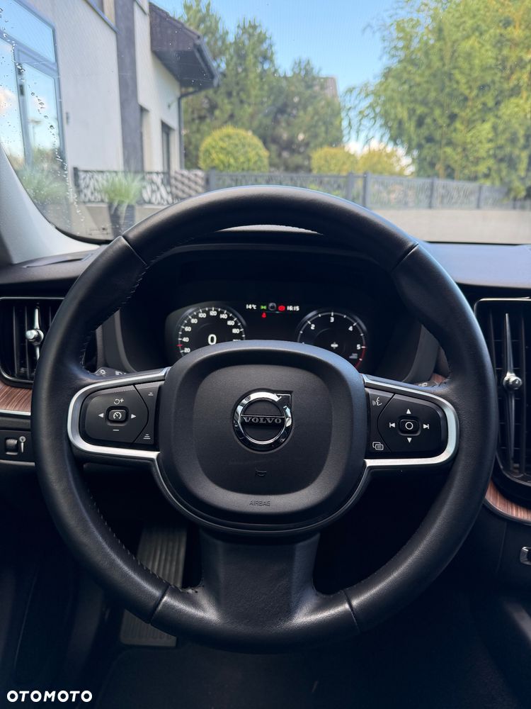 Volvo XC 60 D3 Momentum Pro - 30