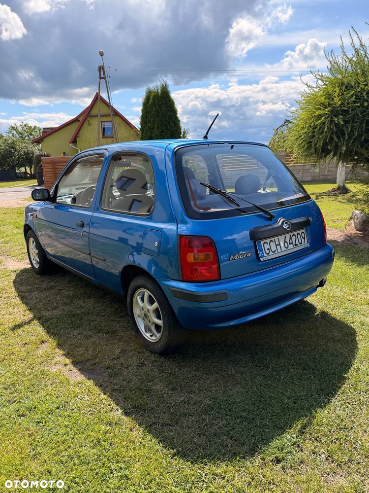 Nissan Micra 1.0 L - 6
