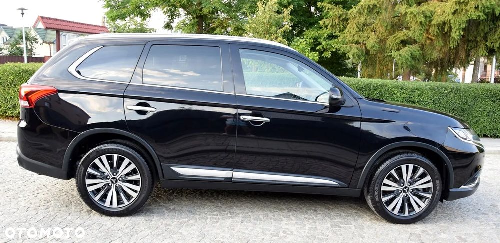 Mitsubishi Outlander - 10