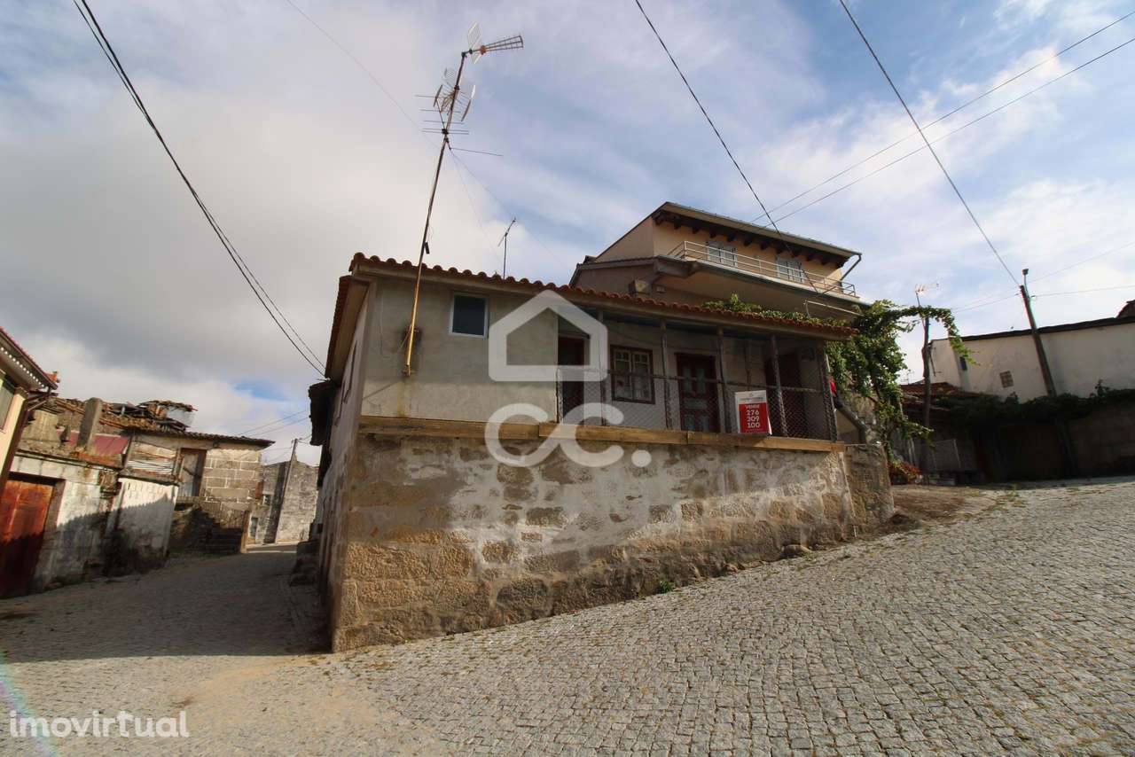 Moradia em granito situada numa aldeia típica com vistas desafogadas - Grande imagem: 3/16