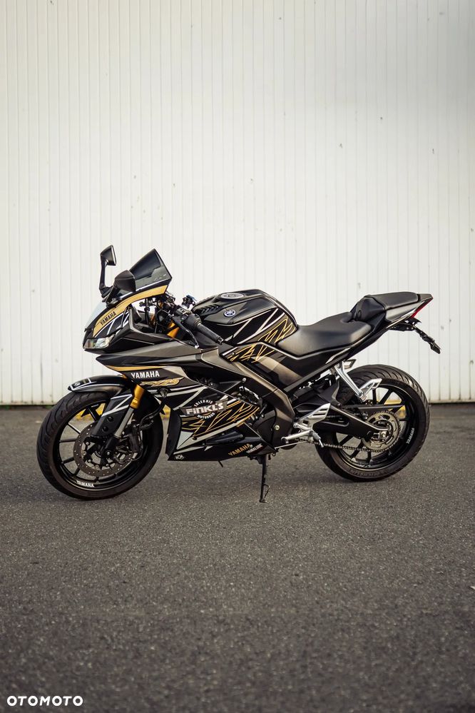 Yamaha YZF - 3