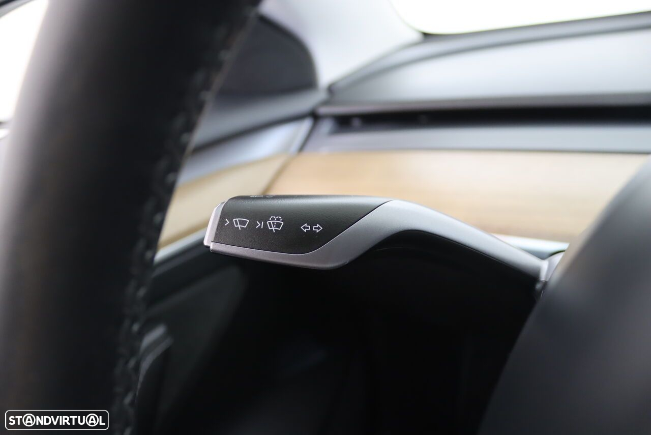 Tesla Model 3 Long Range Tração Traseira - 13
