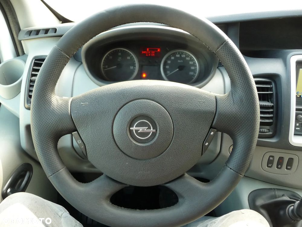 Opel Vivaro - 9