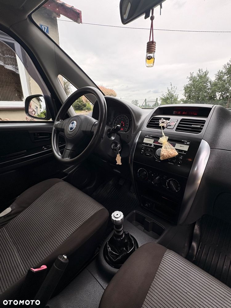 Fiat Sedici 1.9 Multijet 4x4 Dynamic - 10