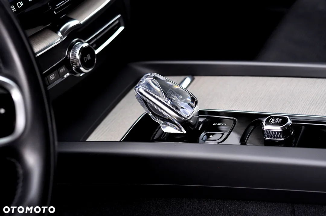 Volvo XC 60 B4 D AWD Inscription - 22