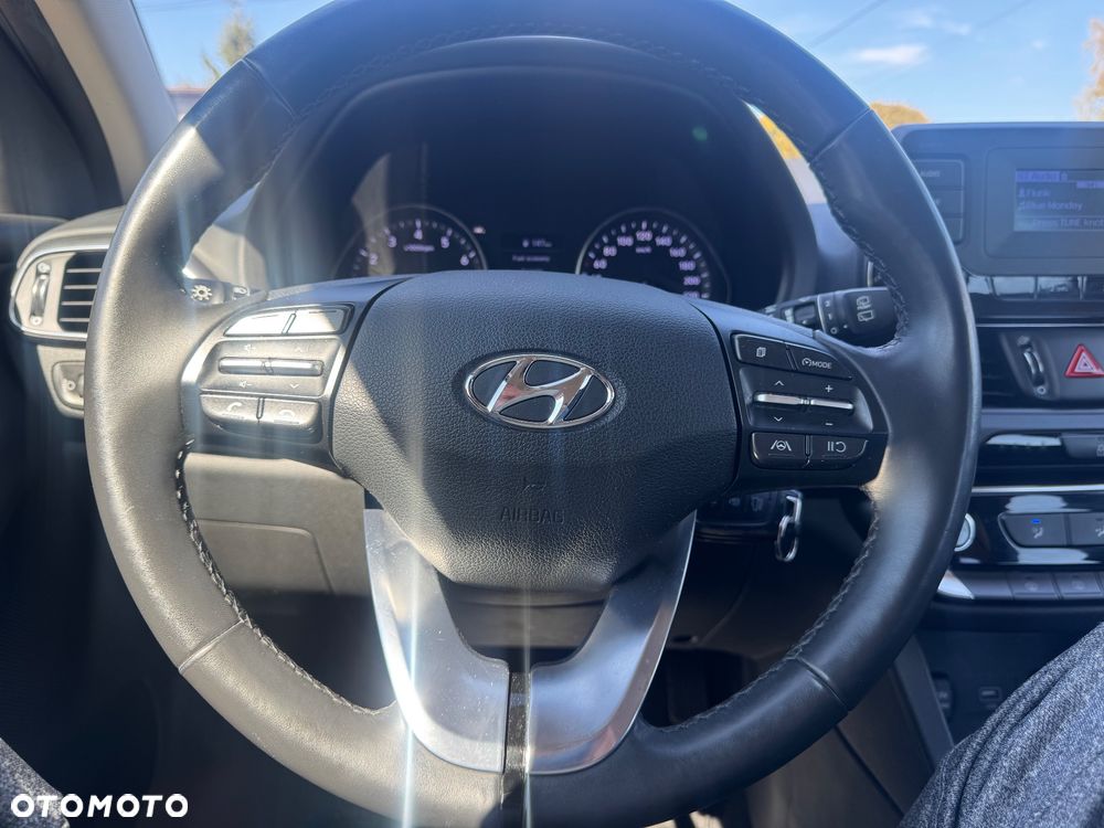 Hyundai i30 1.5 DPI Classic + - 9