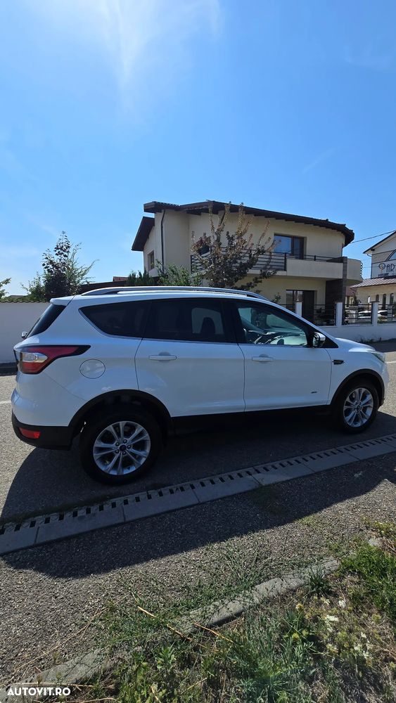 Ford Kuga 2.0 TDCi 4WD Powershift Titanium - 4