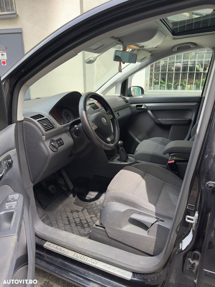 Volkswagen Touran 2.0 TDI Highline - 9