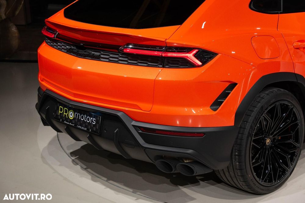 Lamborghini URUS - 15