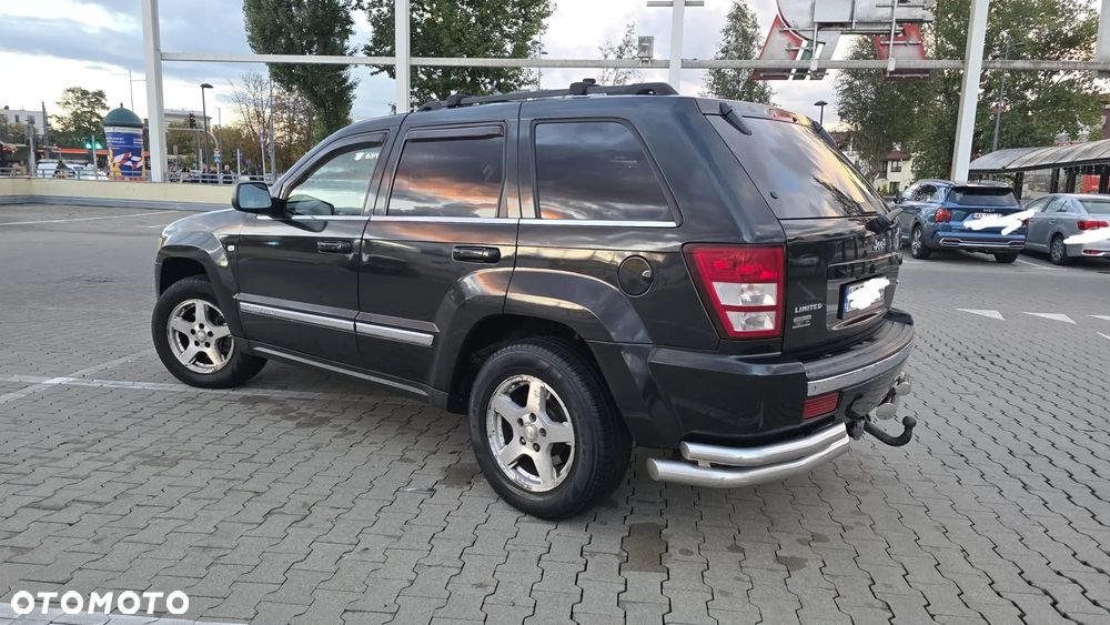 Jeep Grand Cherokee - 15