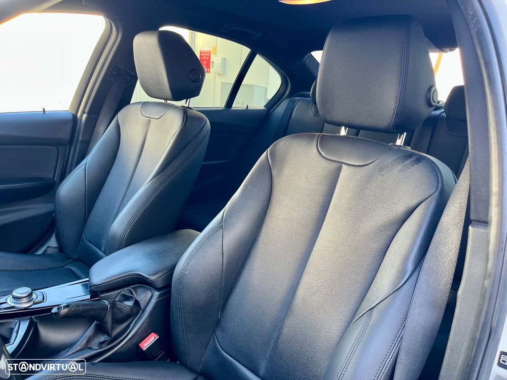 BMW 316 d Line Sport - 28