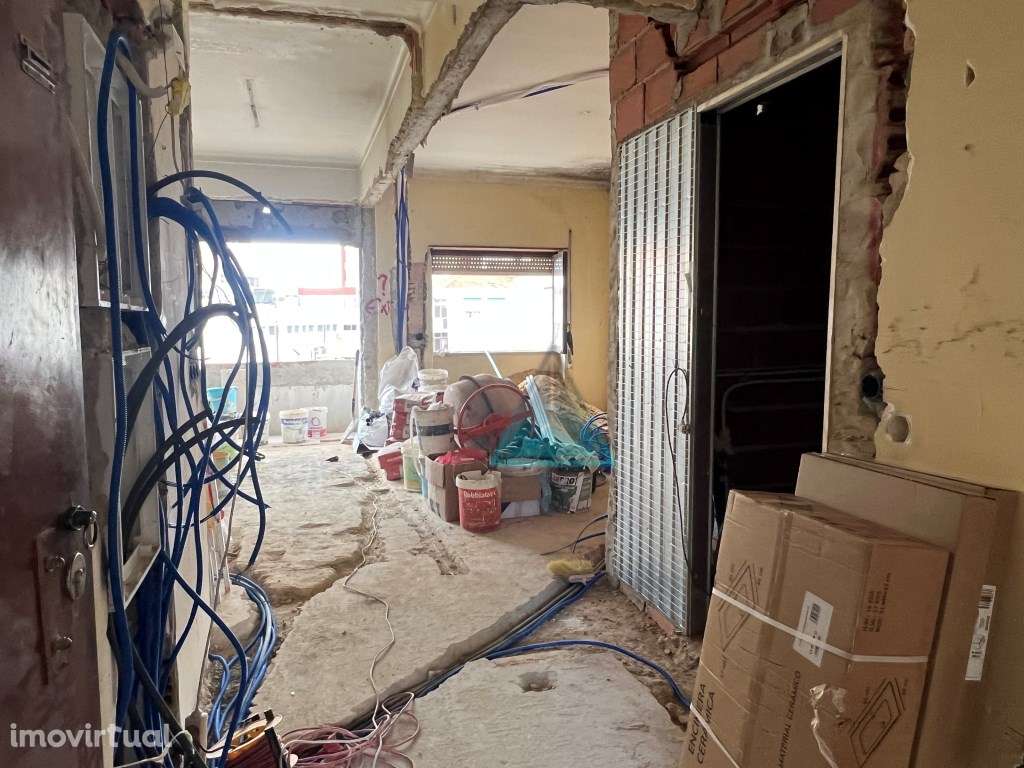 Apartamento T2 em Remodelação Total | Paivas - Amora | Excelente Op... - Grande imagem: 5/21
