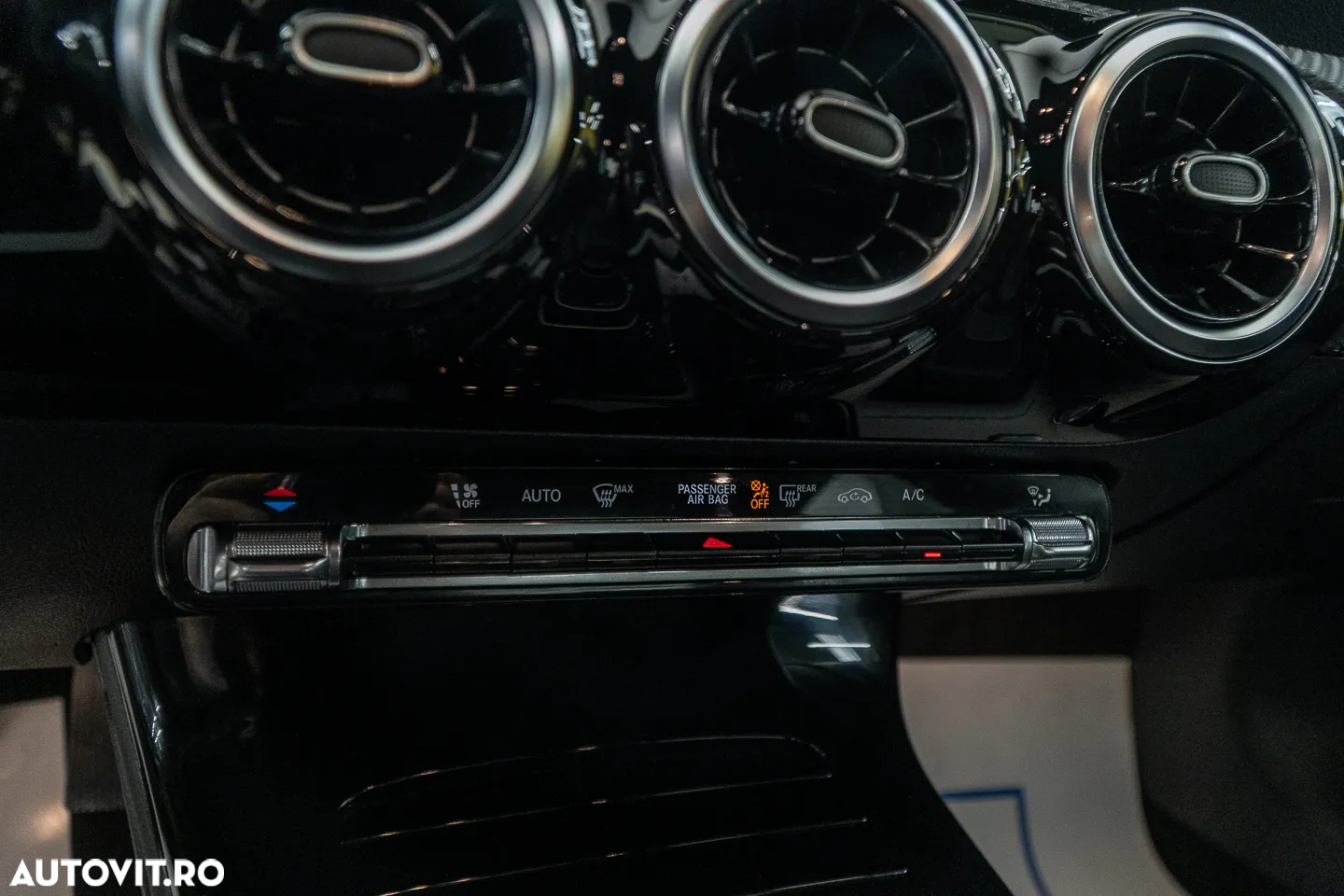 Mercedes-Benz CLA 180 7G-DCT Progressive Line Advanced - 12