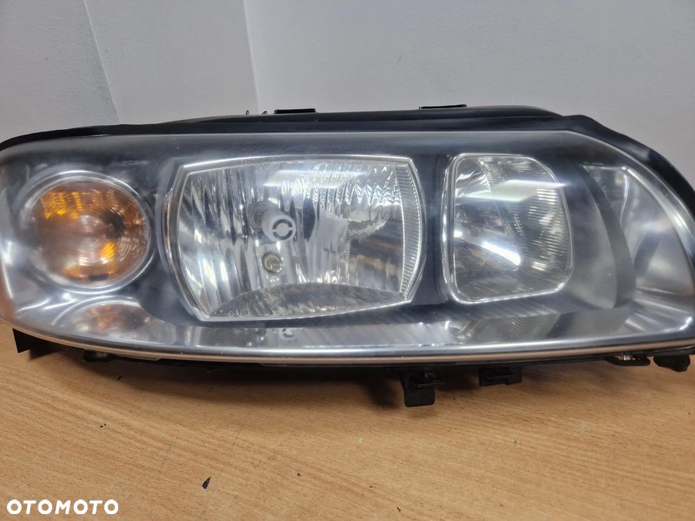 LAMPA PRZDNIA PRAWA H7 VOLVO S60I V70II LIFT 04-10R EUROPA - 3