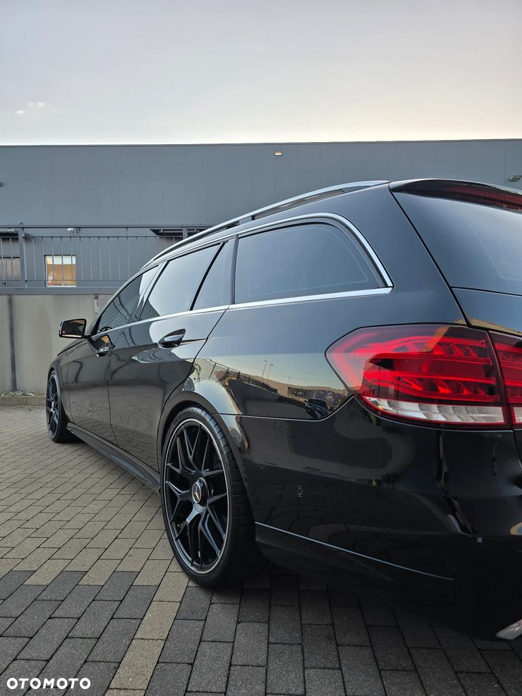 Mercedes-Benz Klasa E 350 BlueTEC 4Matic 7G-TRONIC - 23