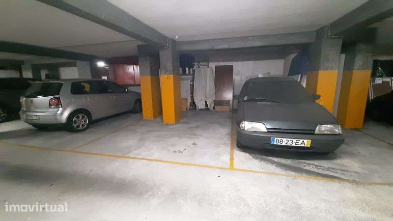 Garagem para mota ao Pingo Doce da Prelada - Grande imagem: 2/4