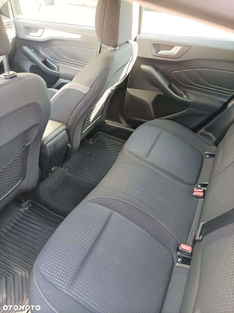 Ford Focus 1.0 EcoBoost Active - 5
