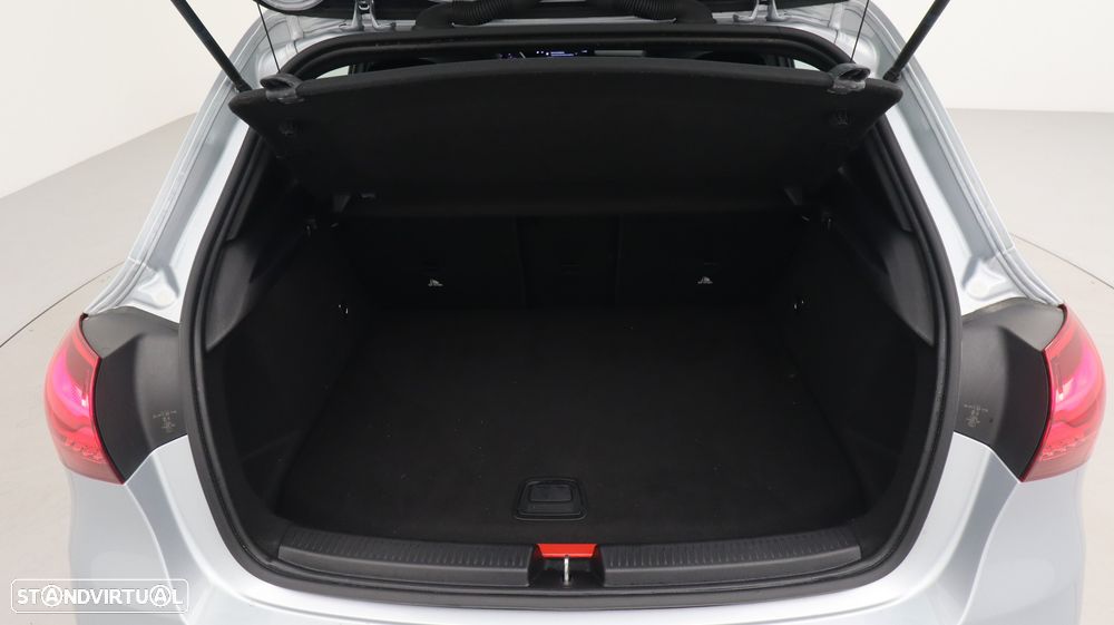 Mercedes-Benz A 250 e AMG Line - 29