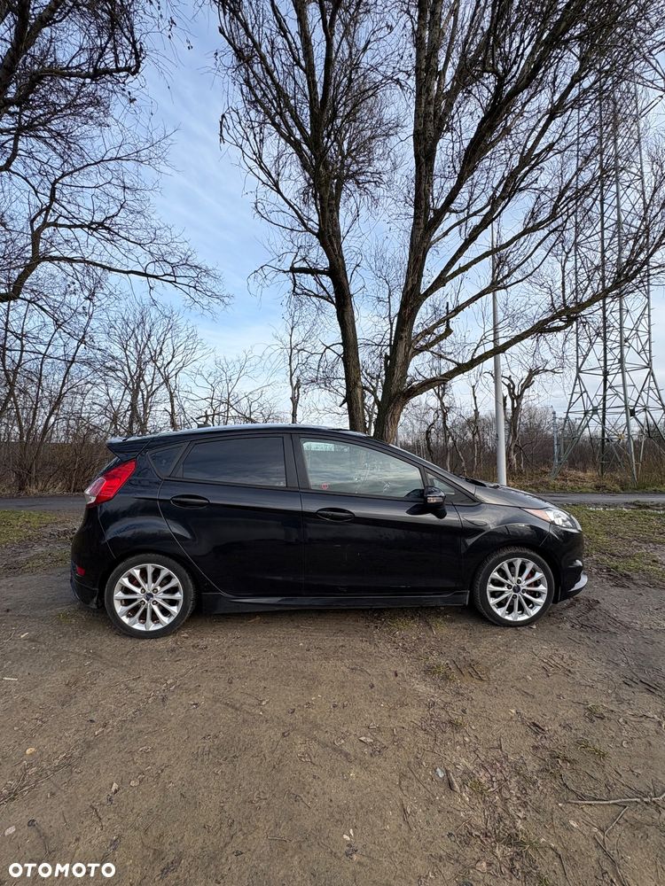 Ford Fiesta ST - 10