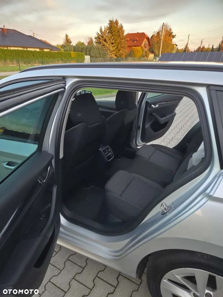 Skoda Octavia 2.0 TDI Ambition - 8